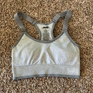 Sports bra